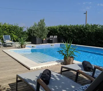 Prekrasna kuća za odmor, Seget Donji - cover