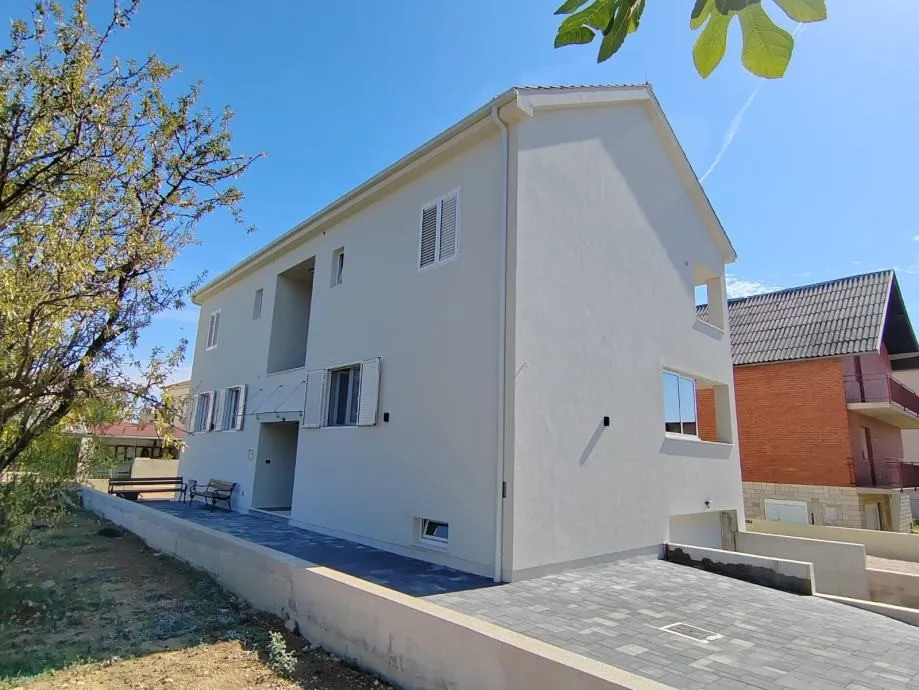 Moderna novoizgrađena kuća, Kaštel Štafilić - cover