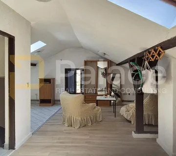 Matulji– Kućeli- Mirna lokacija, stan 90 m² u potkrovlju - cover