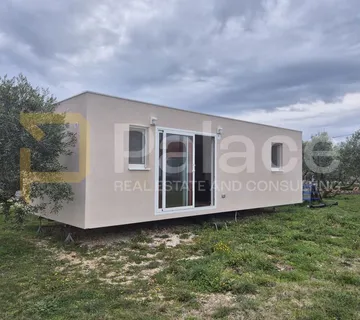 Montažna kućica na prodaju - Debeljak
