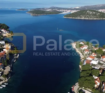 Lijepo građevinsko zemljište prvi red do mora, 988 m2 - Rogoznica - cover