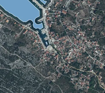 Građevinsko zemljište Zlarin, blizina centra, 3225 m2