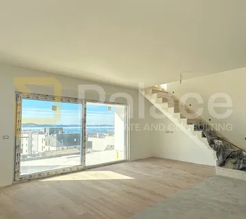 Luksuzan stan s krovnom terasom i liftom 145m2 - cover