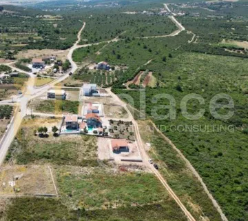 Debeljak: Atraktivno zemljište 725 m2 - cover