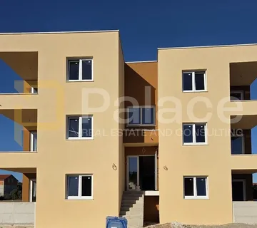 Dvosobni stan u prizemlju sa vrtom , Ražine, 67,64 m2 - Ražine, Šibenik