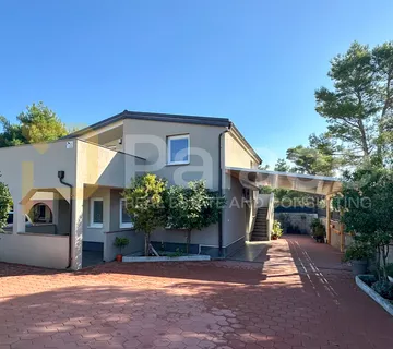 Prilika apartmanska kuća na Viru 200m2 - cover