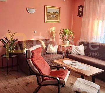 Najam stambeno-poslovne kuće: Kuševac, 220 m2 - cover