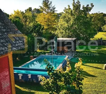 Kuća s apartmanima i bazenom, 200 m2, Bizovac - cover