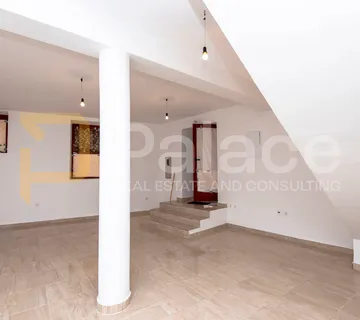 Zakup poslovnog prostora 91m2 - Šibenik centar