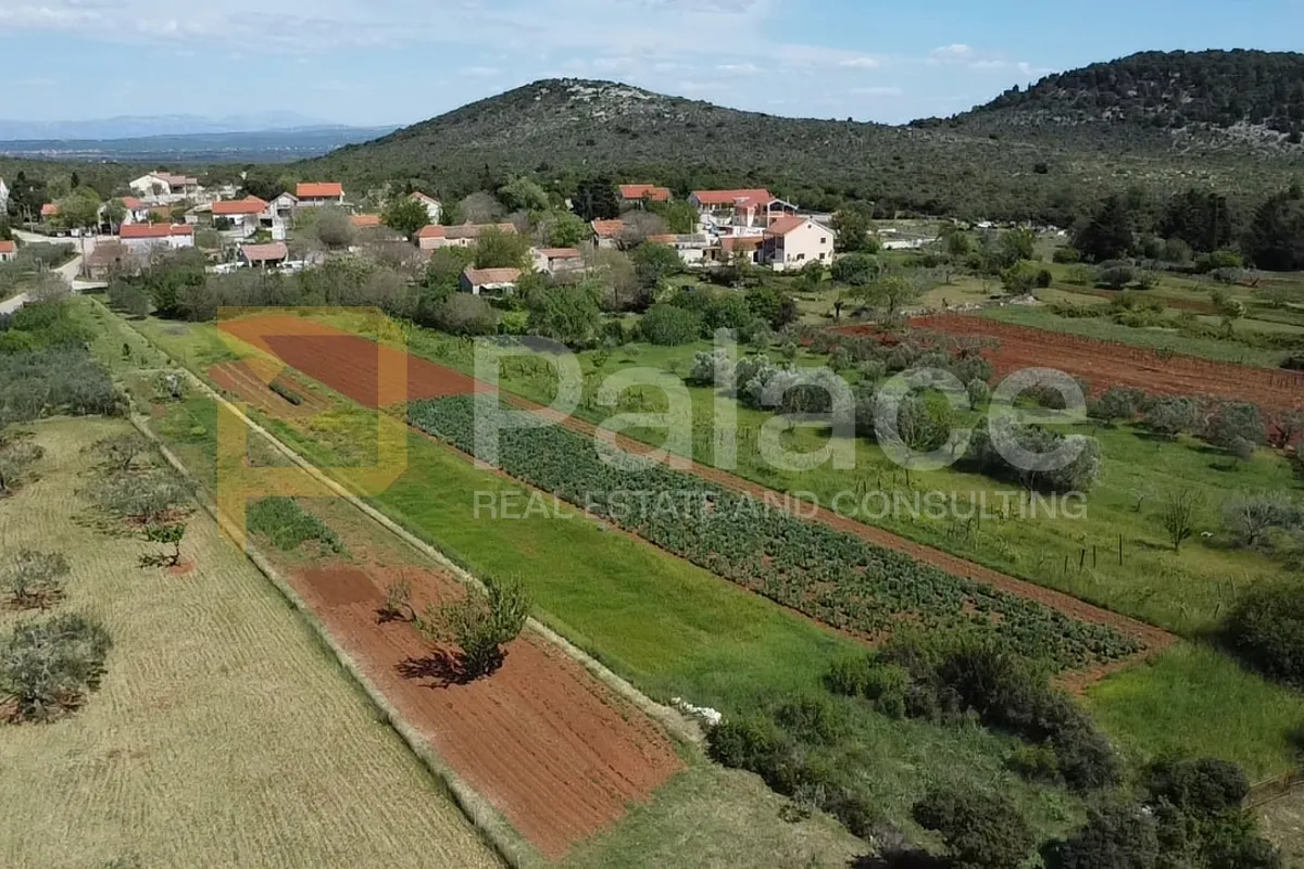 Debeljak: Atraktivno zemljište 751 m2 - cover