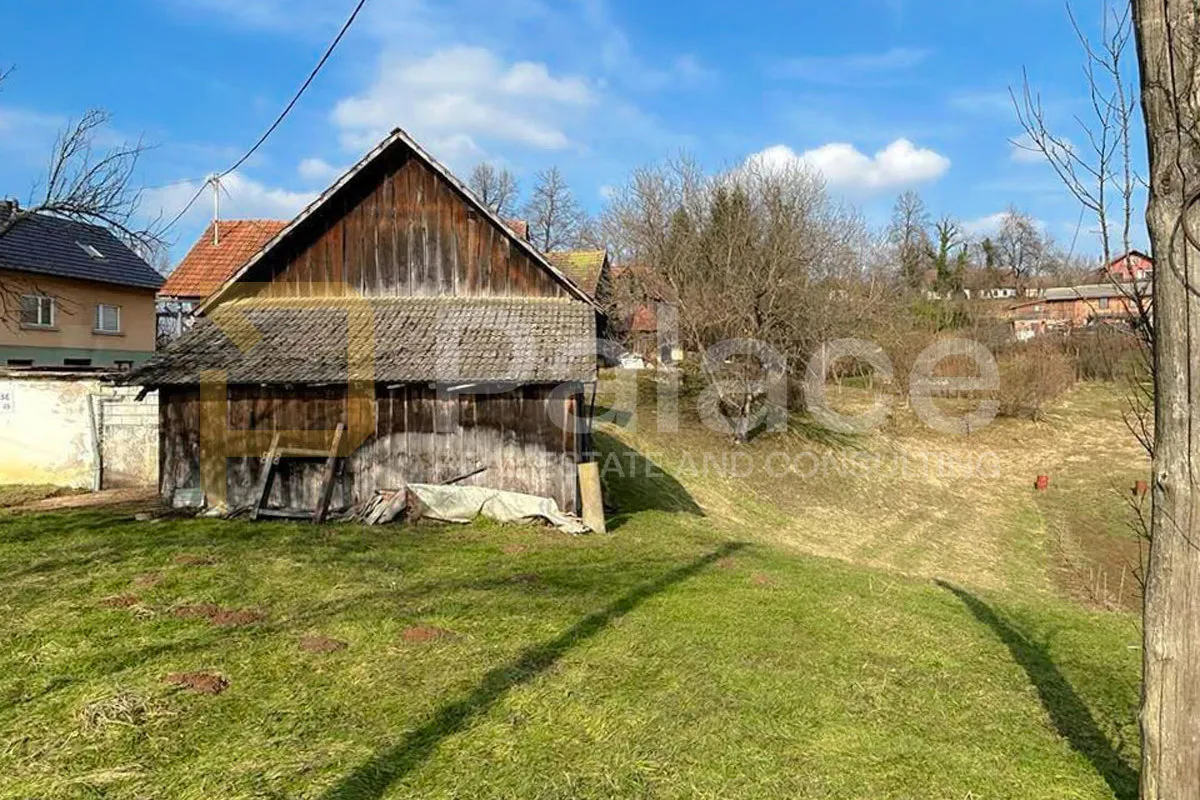 Zemljište s dozvolom za gradnju kuće s bazenom kod Kupe, 1.219 m² - cover
