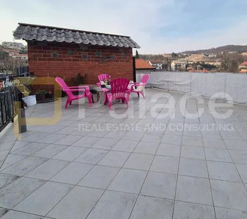 Matulji – Kuća 113 m² s velikim dvorištem 666 m² i garažom