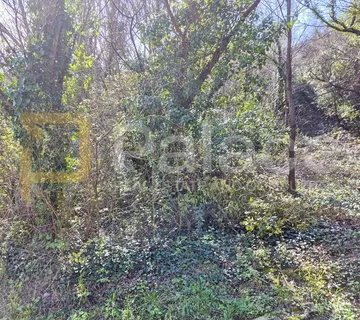 Bakar – građevinsko zemljište 1300 m², top lokacija blizu centra - cover