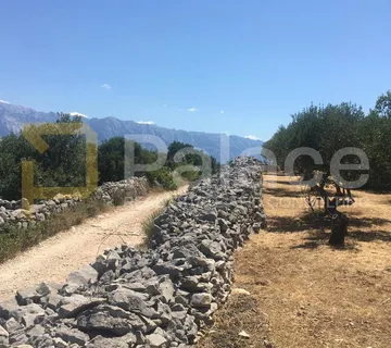 Poljoprivredno zemljište u Povljima, 18000 m2, Brač - Povlja, Selca