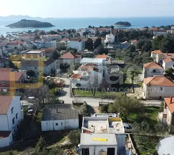 Pakoštane : Troetažni penthouse s krovnom terasom, 126 m2 - cover