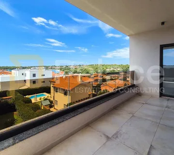 Penthouse u Pomeru s pogledom na more i 2 parkirna mjesta - cover