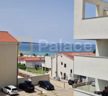 DVOETAŽNI STAN 83 m2, 70 m OD PLAŽE - Povljana