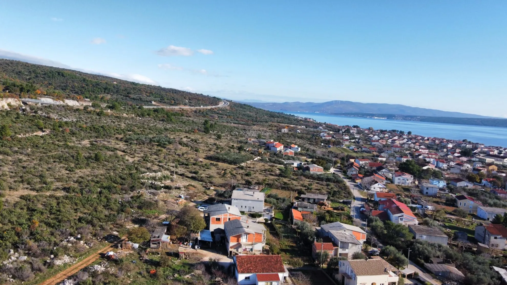 Poljoprivredno zemljište sa pristupnim putem 2712m2 - cover