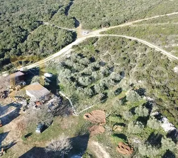 DEBELJAK : Građevinsko zemljište s dozvolom za kuću s bazenom 1049 M2 - Debeljak, Sukošan