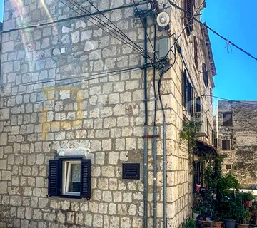 Prilika, 132 m2, Kaštel Sućurac, kamena kuća, 50 m od mora - cover