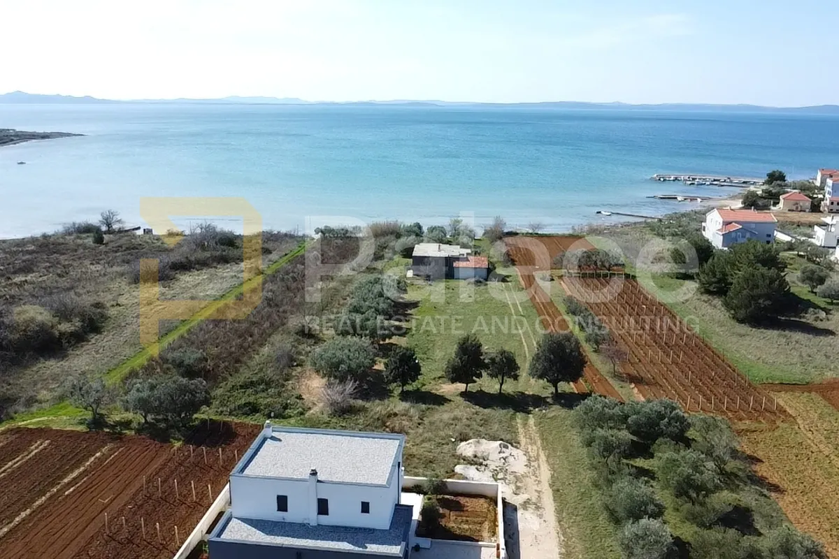 Privlaka : Građevinsko zemljište 400 m2 200 metara od mora - cover