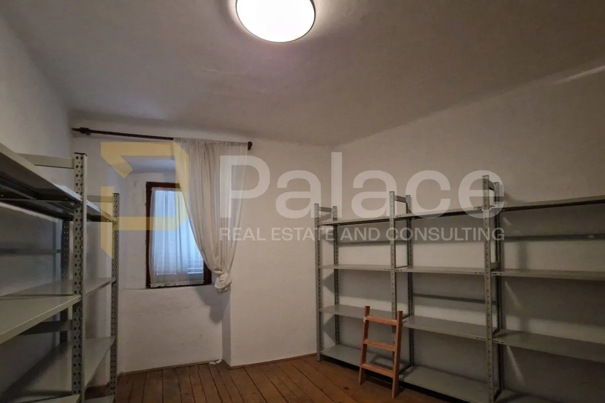 Zakup: drugi kat poslovne zgrade u centru Rijeke, 98m² - cover