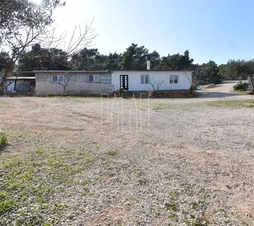 Samoodrživo imanje s kućom i maslinikom, Dubrava, Šibenik, 141 m2 - cover