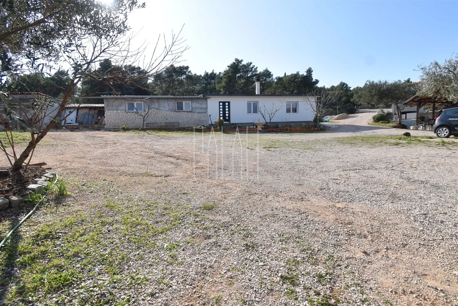 Samoodrživo imanje s kućom i maslinikom, Dubrava, Šibenik, 141 m2 - cover