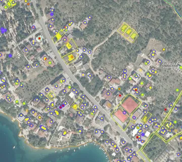 Građevinsko zemljište, 200m od mora - Stari Grad