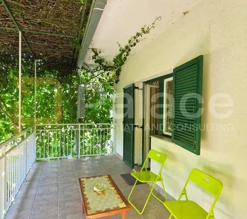 Uređena prizemnica s velikim dvorištem, Čista Mala-Vodice 120 m2 - Čista Mala, Vodice