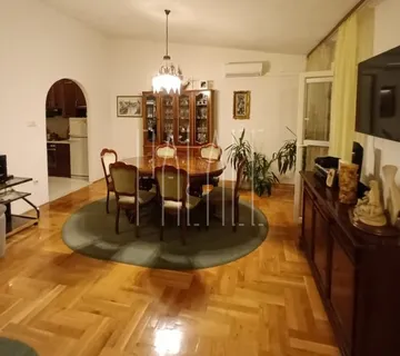 Komforan četverosoban stan: Split, 148.00 m² - cover