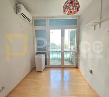 Split - dvosoban stan, lođa, ostava, 45m2, kupnja na kredit