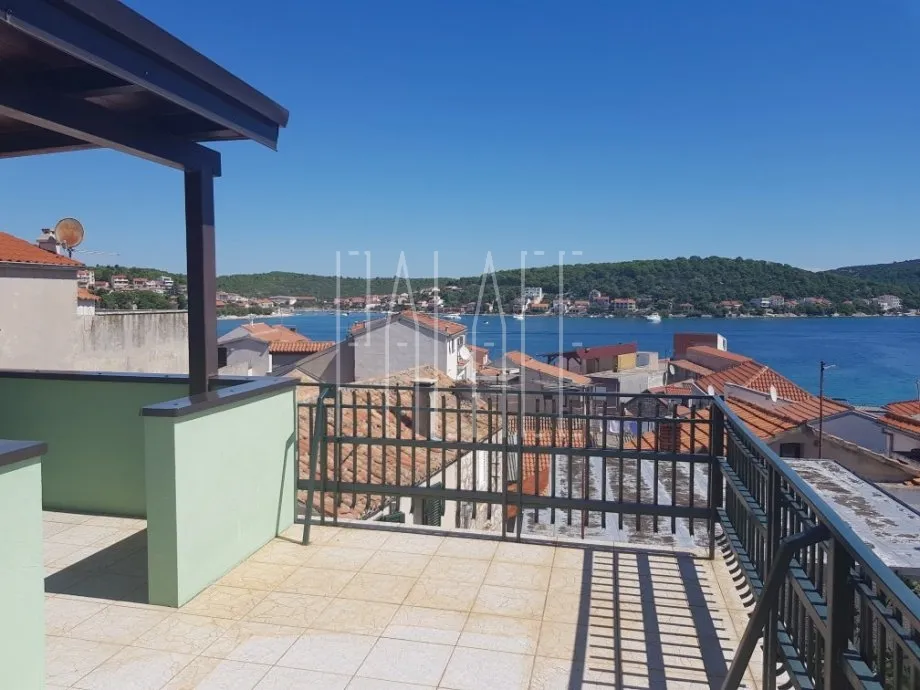 *Kuća: Tisno, Katnica, 400 m2 - cover