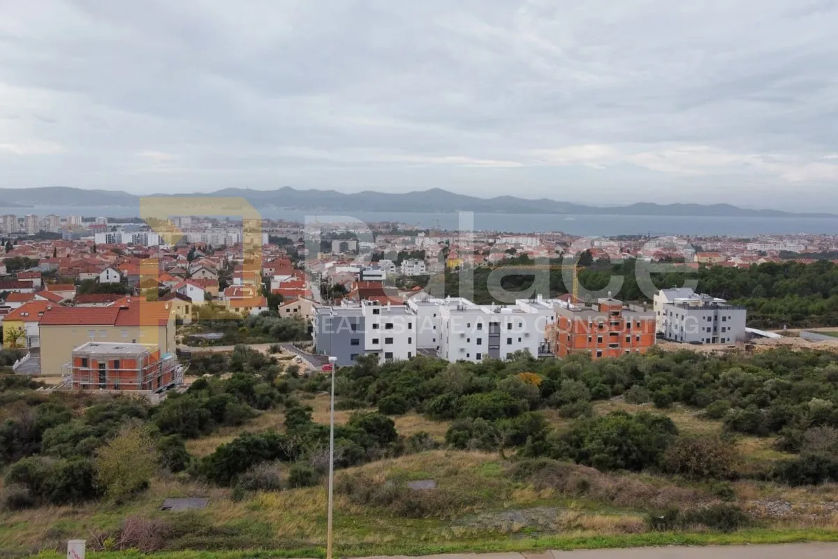 Crno: Građevinsko zemljište, 1050 m2, prilika za investiciju, 5 minuta vožnje do centra grada - cover