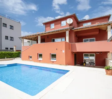 Moderno opremljena vila s bazenom, 350 m2, Žaborić - cover