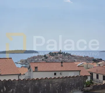 Novogradnja u Primoštenu - dvoetažni stan s pogledom na more - cover