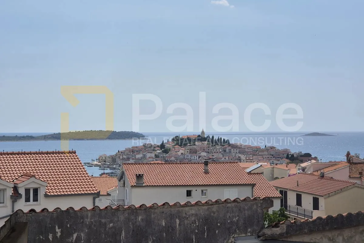 Novogradnja u Primoštenu - dvoetažni stan s pogledom na more - cover
