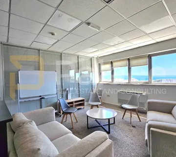 Uredski poslovni prostor 364m2, Split