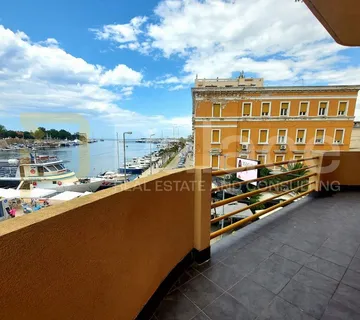 Izvrsna lokacija, stan s pogledom na more - Zadar, Branimirova obala