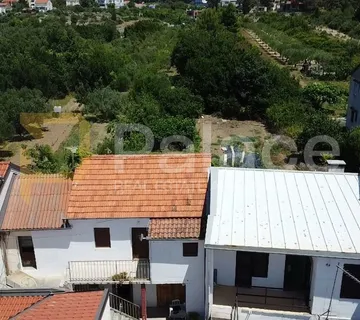 Kuća 160m² s dvorištem sa Građevinskim zemljištem 750m² - cover