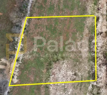 Prodaja građevinske parcele u Čabrunićima – 640 m² spremno za gradnju - Čabrunići, Svetvinčenat