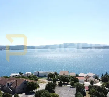 Posedarje : Građevinsko zemljište 60 m od mora 2020 m2