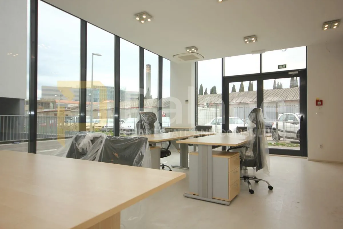 Ekskluzivna lokacija – poslovni prostor 41,30 m², najam - cover