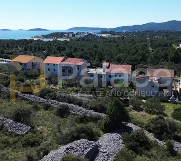 Građevinsko zemljište stambene namjene, Šibenik-Podsolarsko 2.180 m2