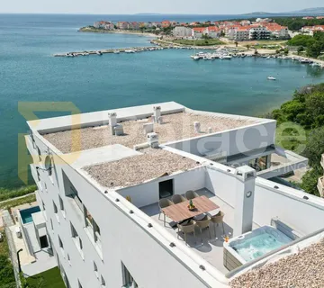 POVLJANA : Stan s panoramskim pogledom na more, 78 m2