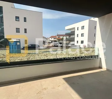 Trosobni stan sa krovnom terasom S7 146,45 m2 - Zadar