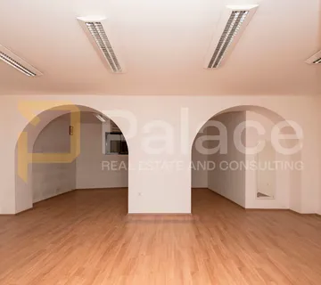Zakup poslovnog prostora 50m2 - Šibenik centar
