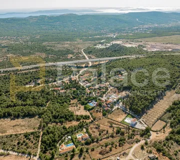 Građevinsko zemljište u Dubravi kod Šibenika, 2132m2 - cover