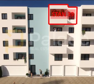 Stan u novogradnji, 4. kat, južna orijentacija, balkon – Pula Monvidal