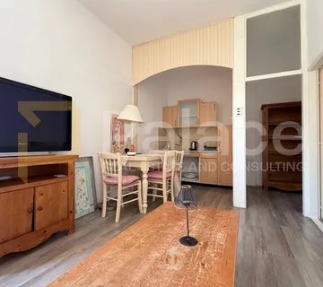 Komforan stan u visokom prizemlju s pogledom, Šibenik, Škopinac 93 m2